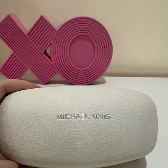 ON HOLD FOR DAEKA Black Round MK Sunglasses - Picture 4 of 4